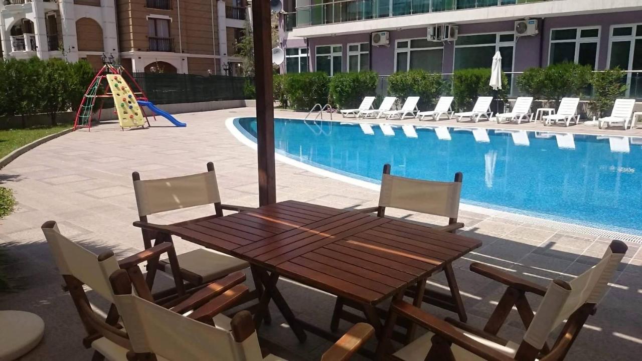 Family Apartments In Solmarin Sunny Beach Eksteriør billede